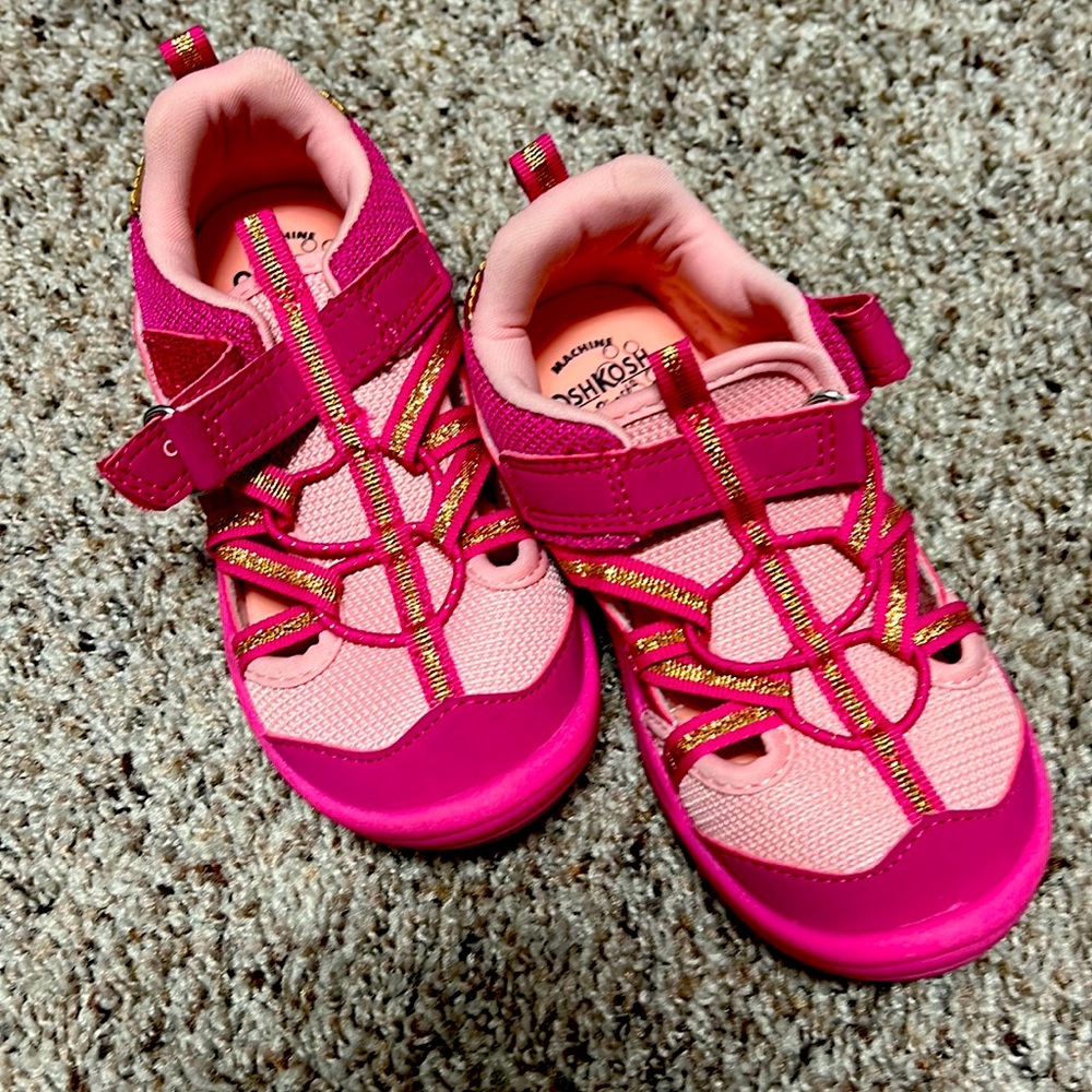 New OshKosh washable shoes - size 10